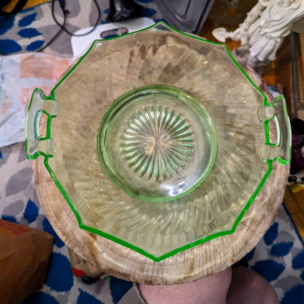 Vintage 1940s Uranium Glass bowl with handles